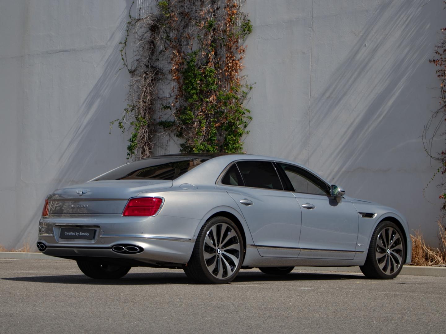 Image BENTLEY FLYING SPUR V6 Hybrid 449ch