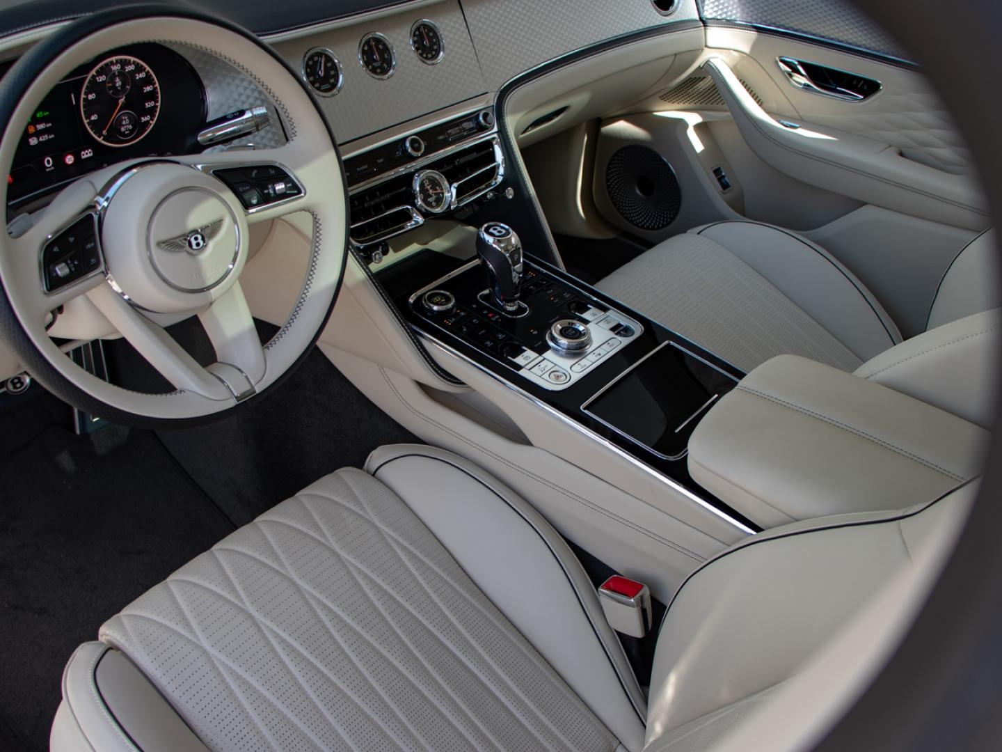 Image BENTLEY FLYING SPUR V6 Hybrid 449ch