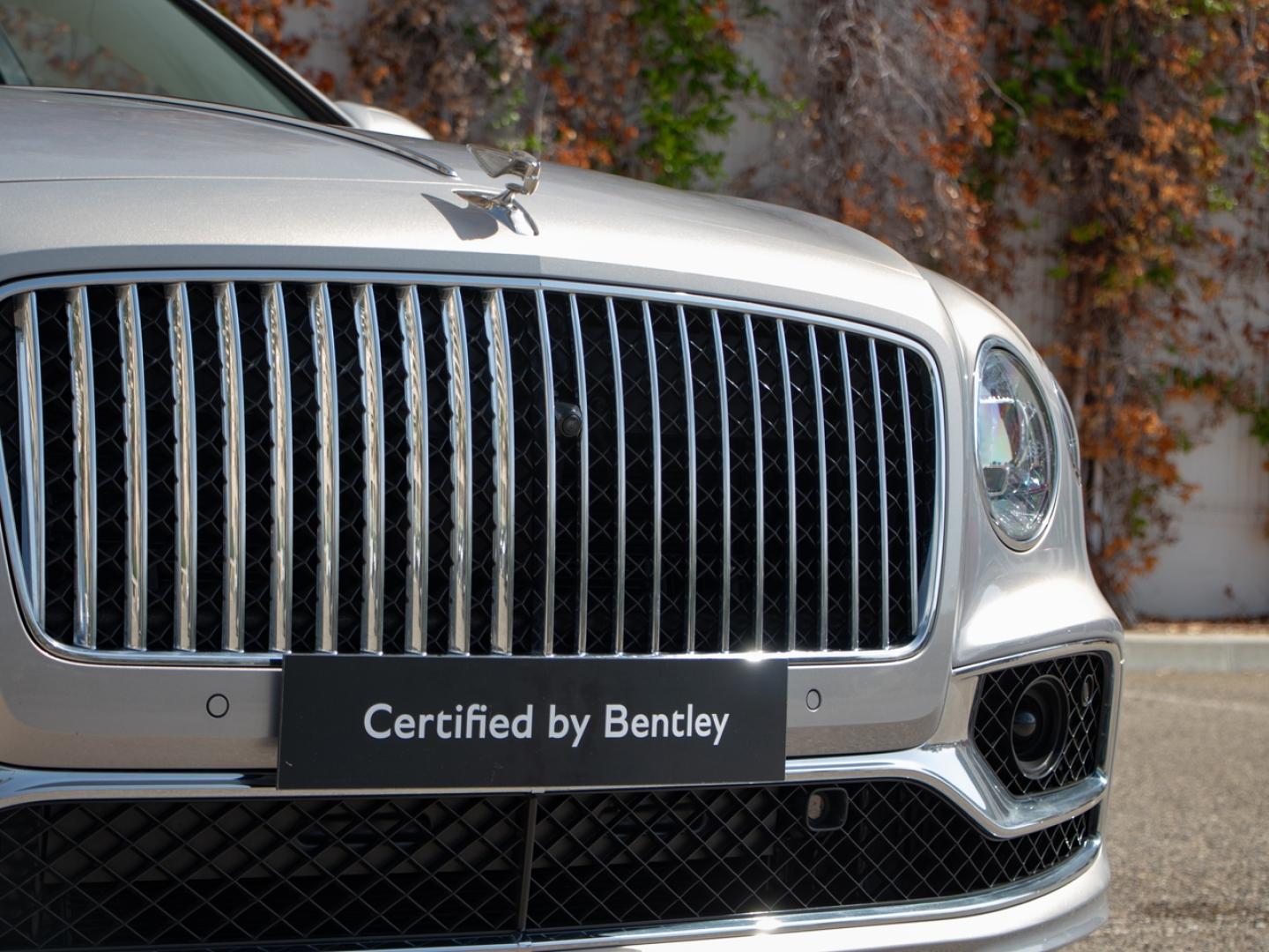 Image BENTLEY FLYING SPUR V6 Hybrid 449ch