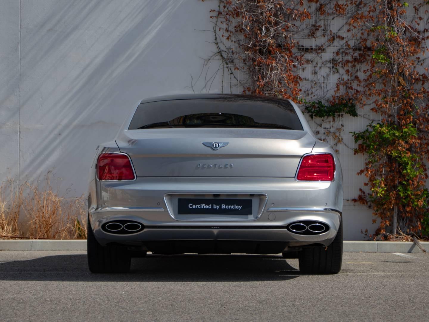 Image BENTLEY FLYING SPUR V6 Hybrid 449ch