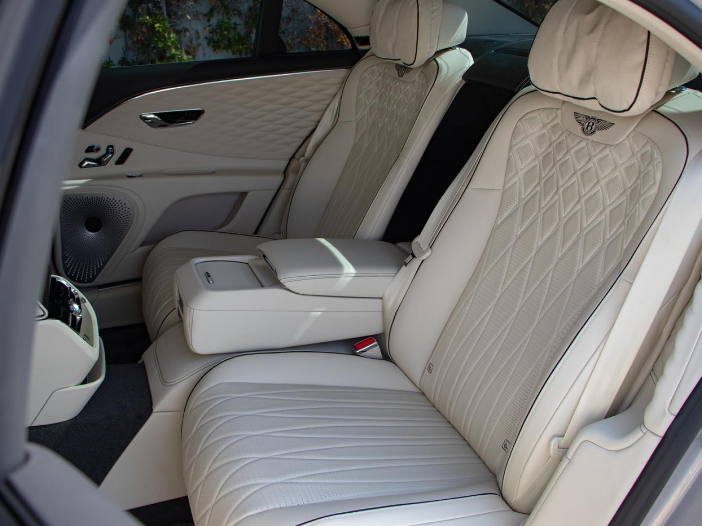 Image BENTLEY FLYING SPUR V6 Hybrid 449ch