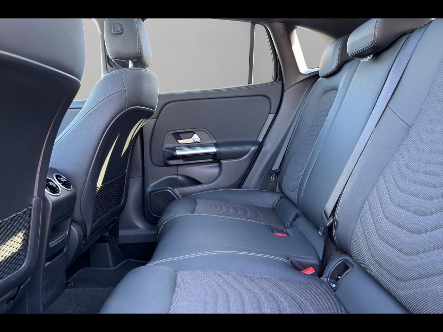 Image MERCEDES-BENZ GLA 200 d 150ch Business Line 8G-DCT