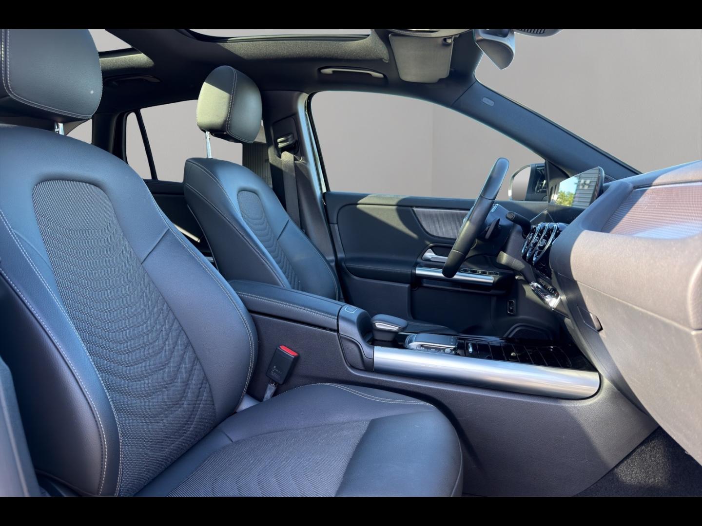 Image MERCEDES-BENZ GLA 200 d 150ch Business Line 8G-DCT