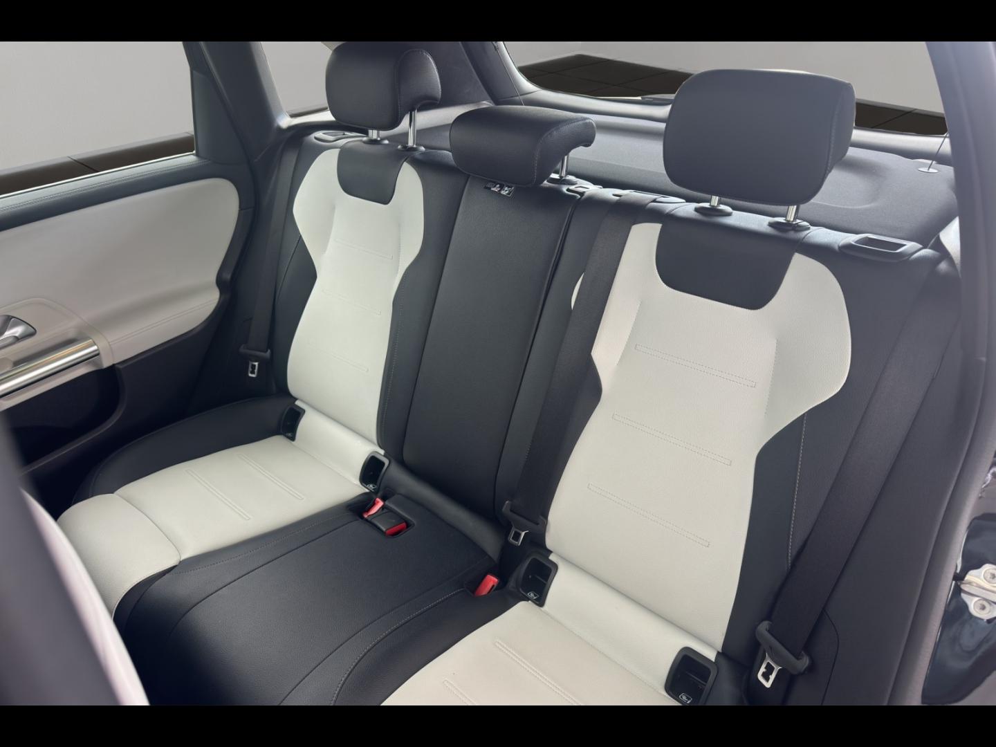 Image MERCEDES-BENZ Classe B 200d 150ch AMG Line 8G-DCT