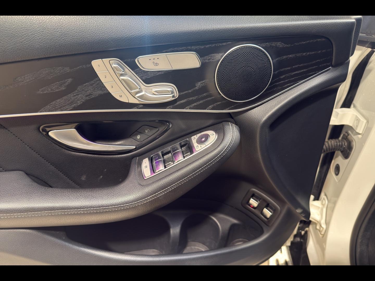 Image MERCEDES-BENZ GLC Coupé 220 d 194ch AMG Line 4Matic Launch Edition 9G-Tronic