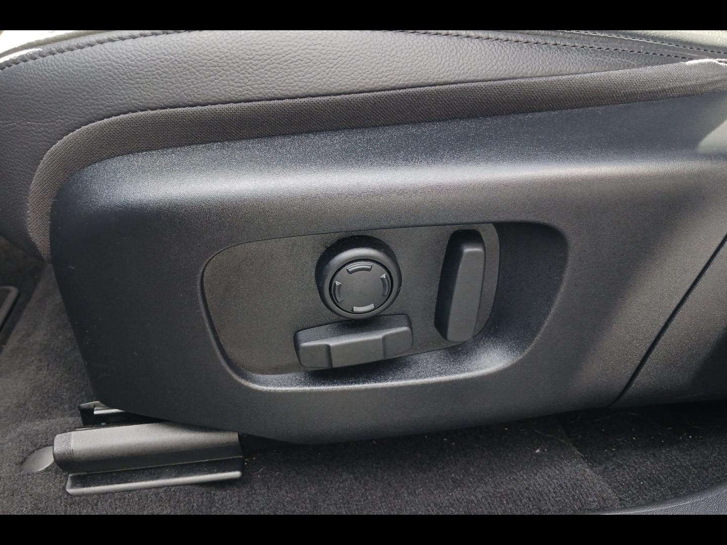 Image LAND-ROVER Range Rover Evoque 1.5 P300e 309ch Dynamic SE