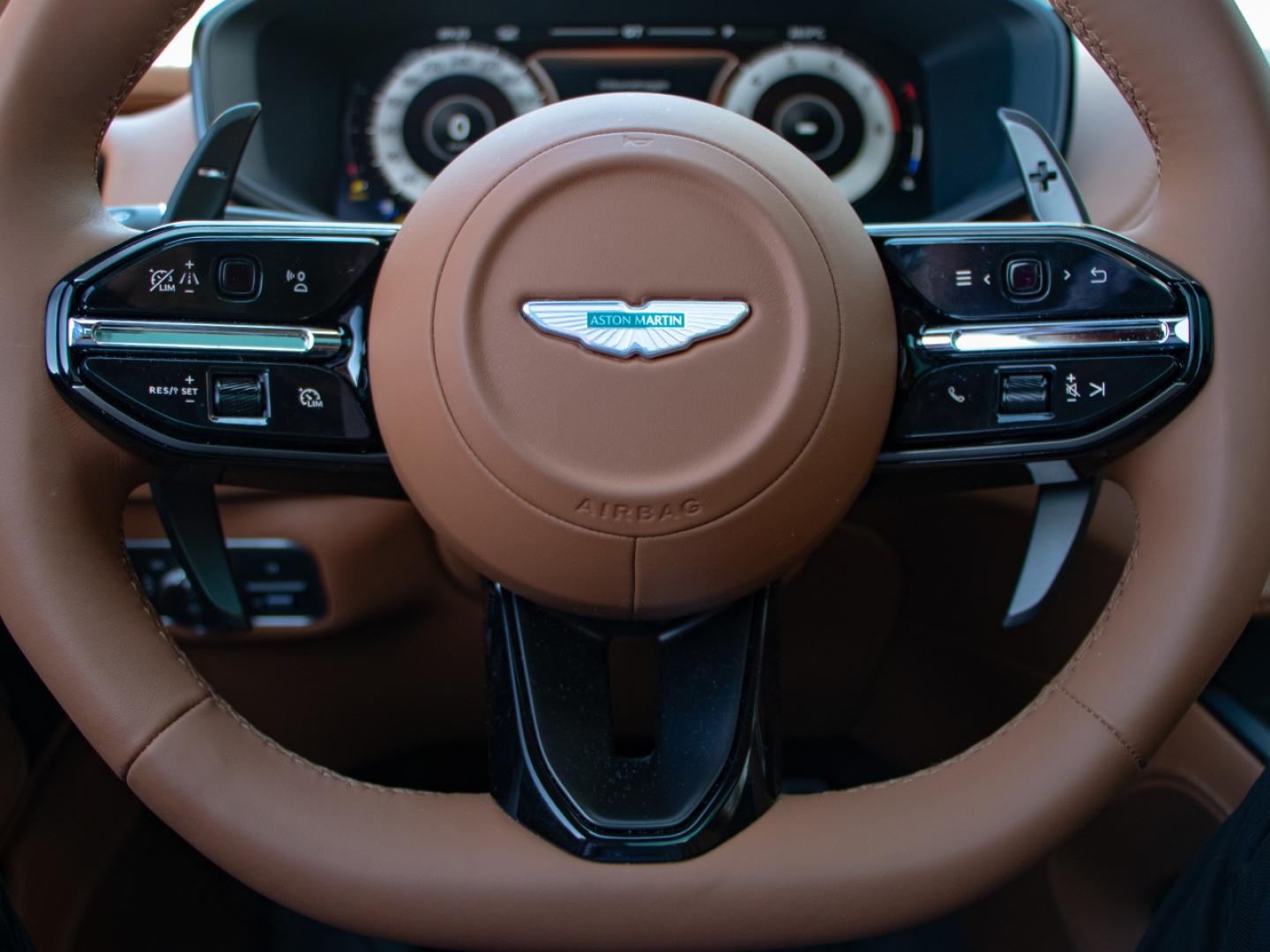 Image ASTON MARTIN DBX 4.0 V8 biturbo 727ch S