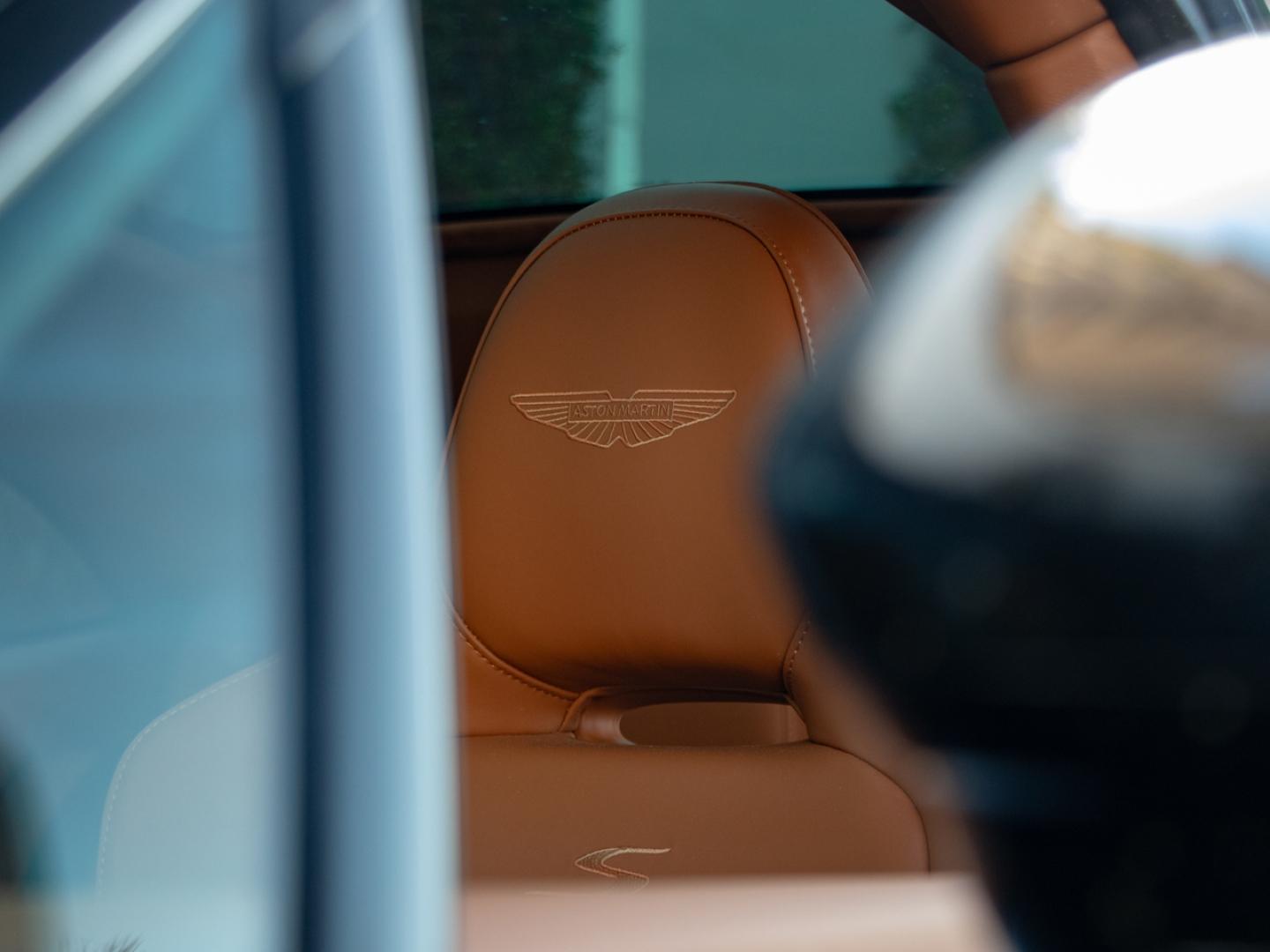 Image ASTON MARTIN DBX 4.0 V8 biturbo 727ch S