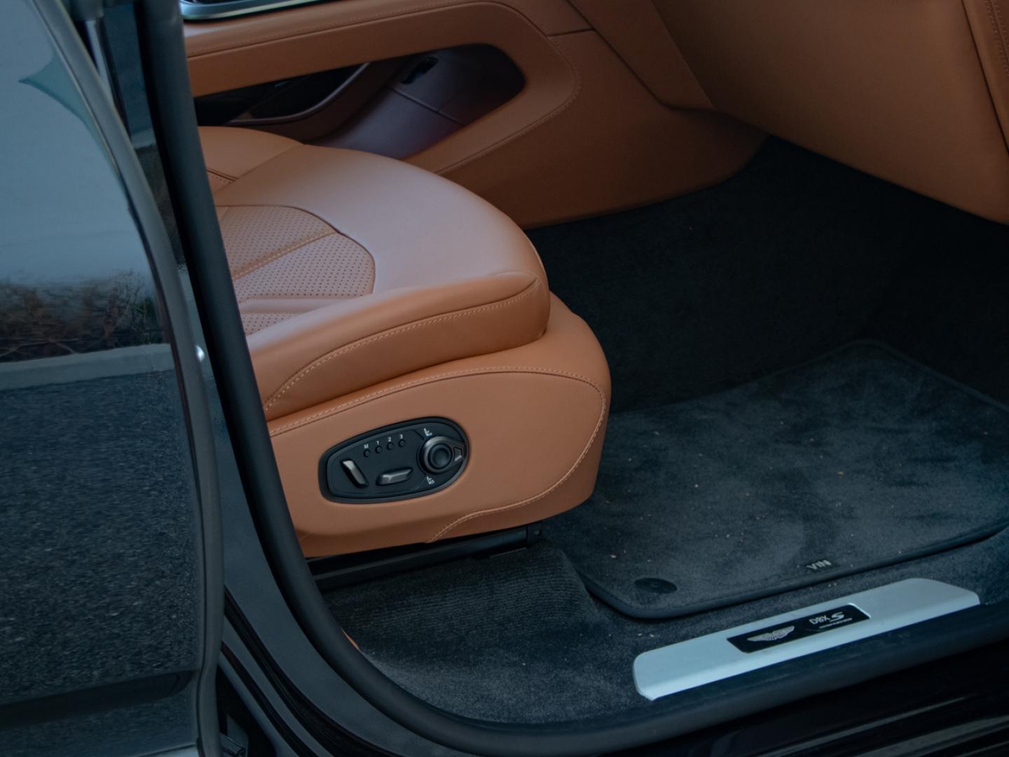 Image ASTON MARTIN DBX 4.0 V8 biturbo 727ch S