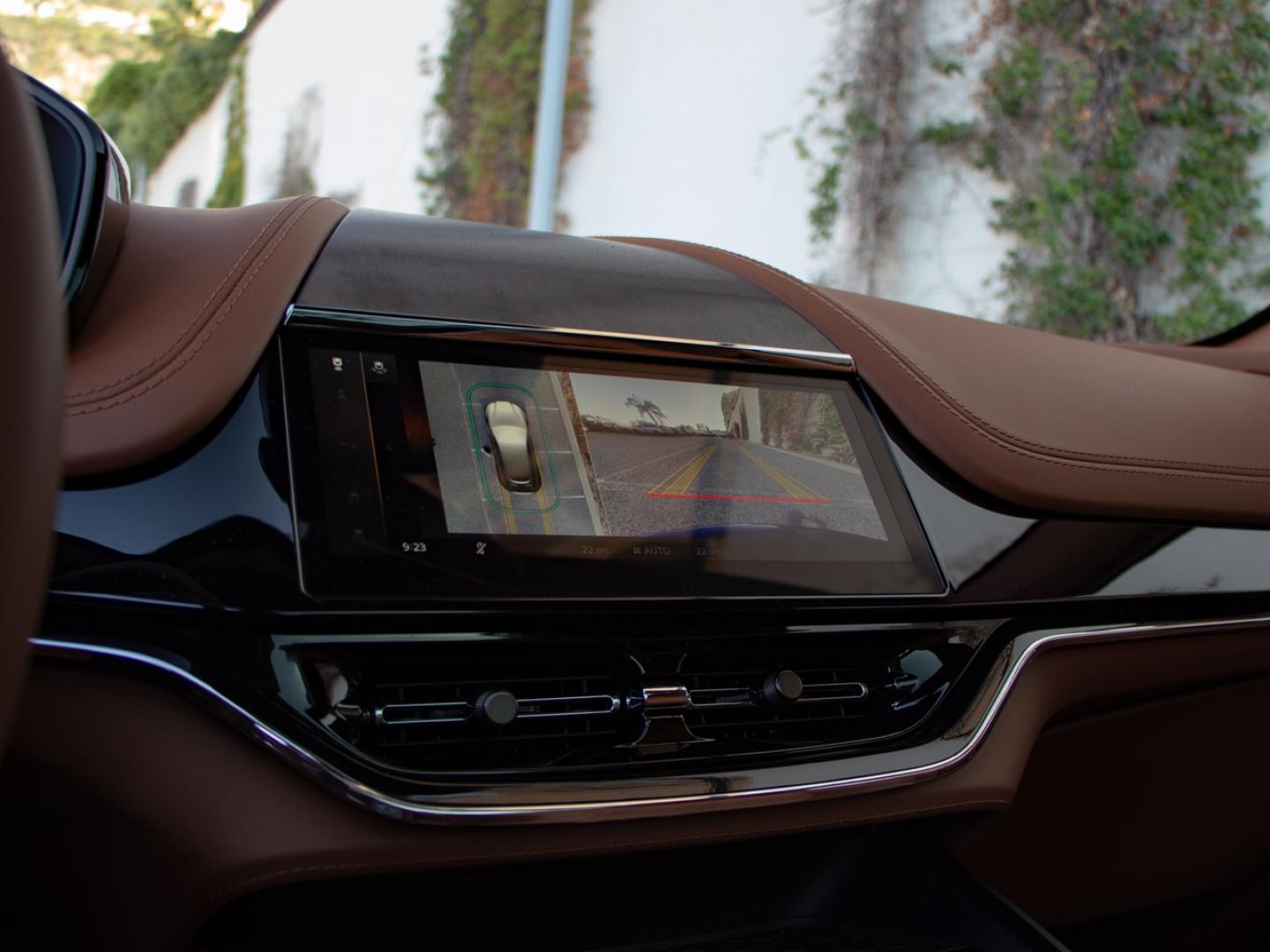 Image ASTON MARTIN DBX 4.0 V8 biturbo 727ch S