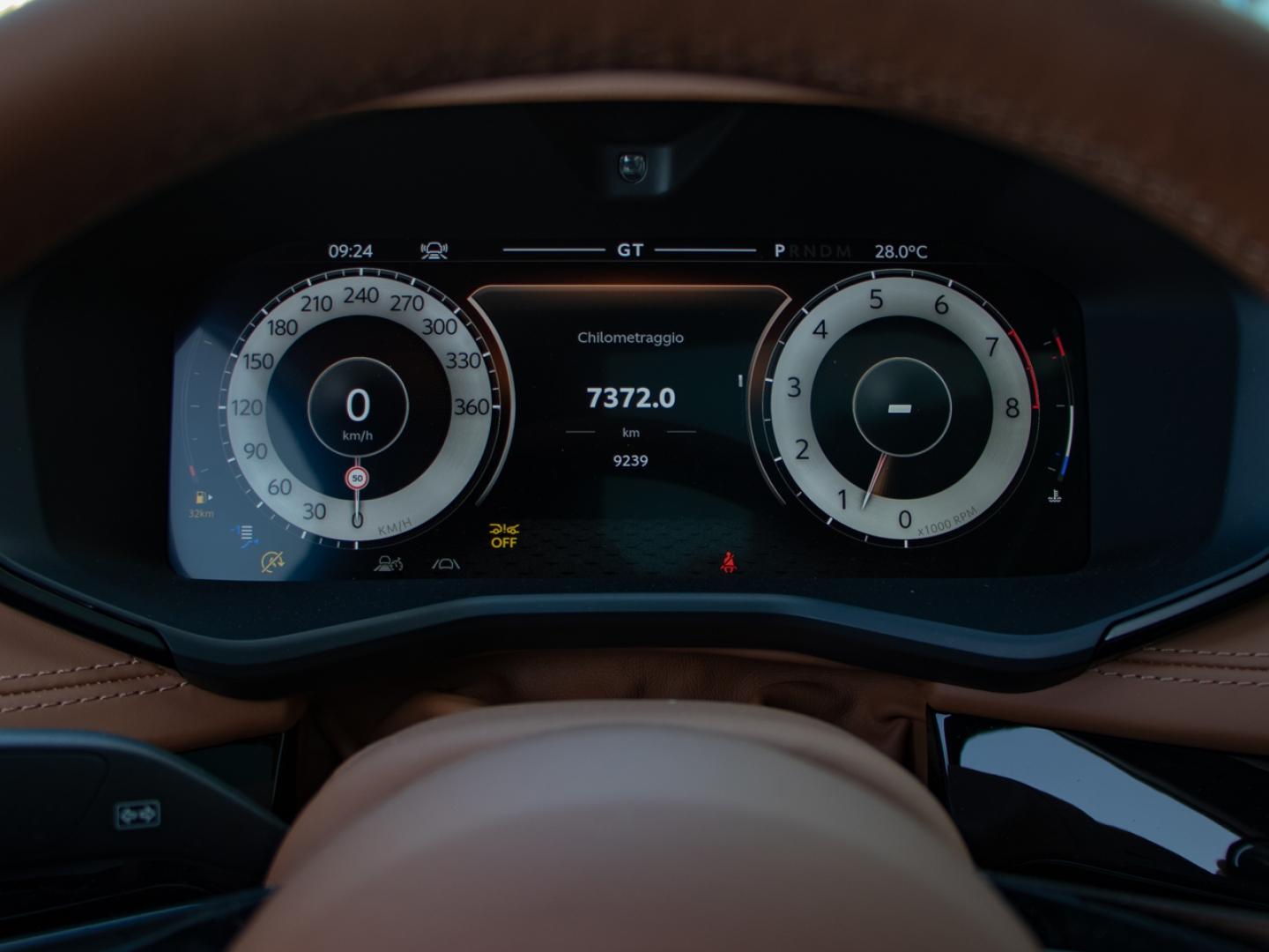 Image ASTON MARTIN DBX 4.0 V8 biturbo 727ch S