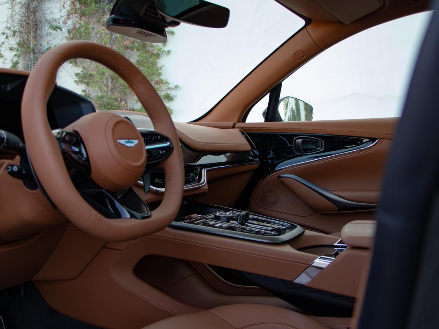Image ASTON MARTIN DBX 4.0 V8 biturbo 727ch S