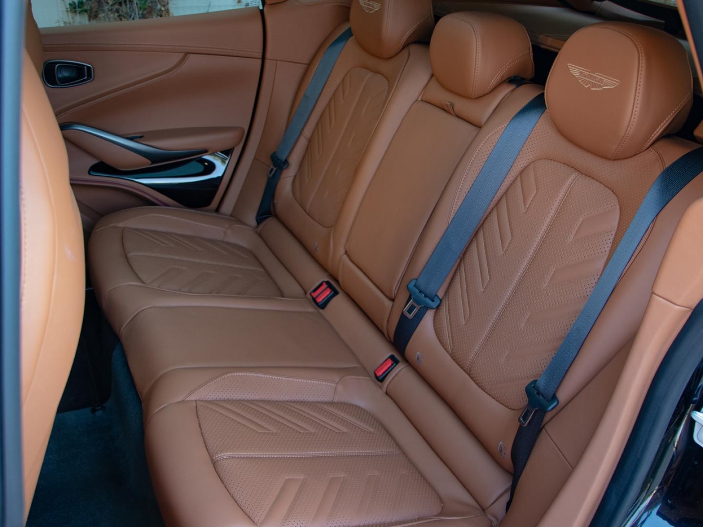 Image ASTON MARTIN DBX 4.0 V8 biturbo 727ch S