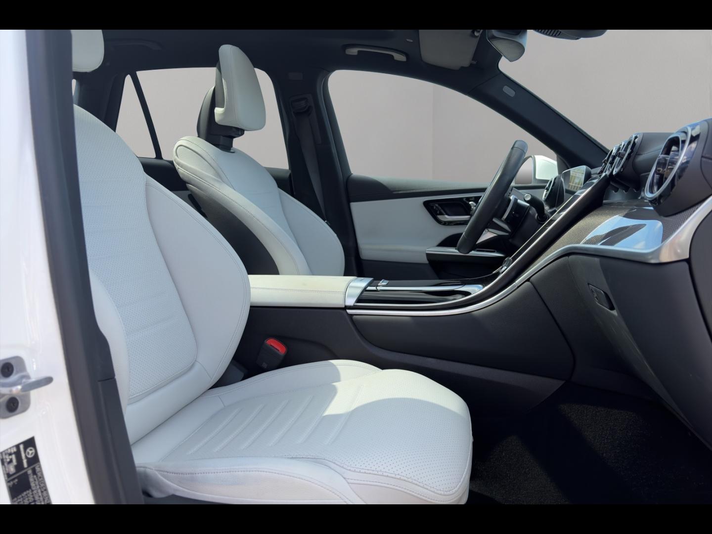 Image MERCEDES-BENZ GLC 220 d 197ch AMG Line 4Matic 9G-Tronic
