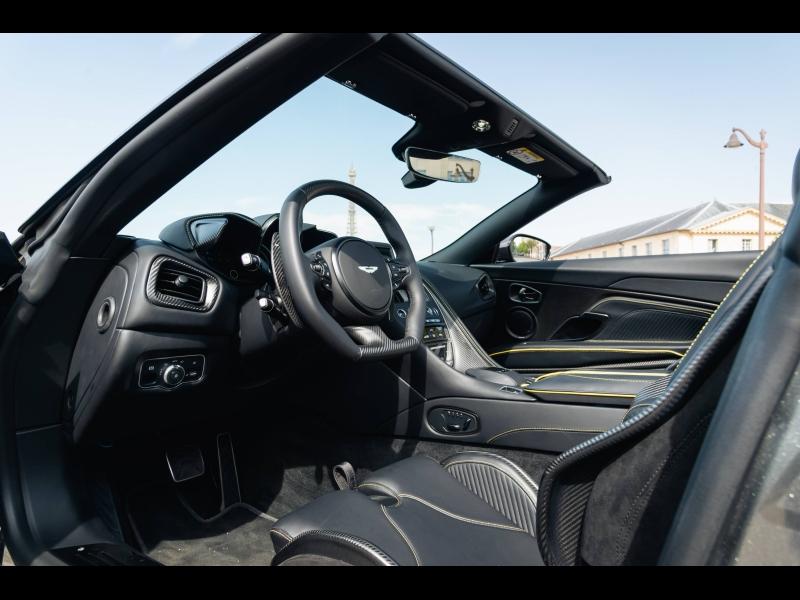Image ASTON MARTIN DBS Volante V12 5.2 770ch BVA8 DBS ULTIMATE VOLANTE