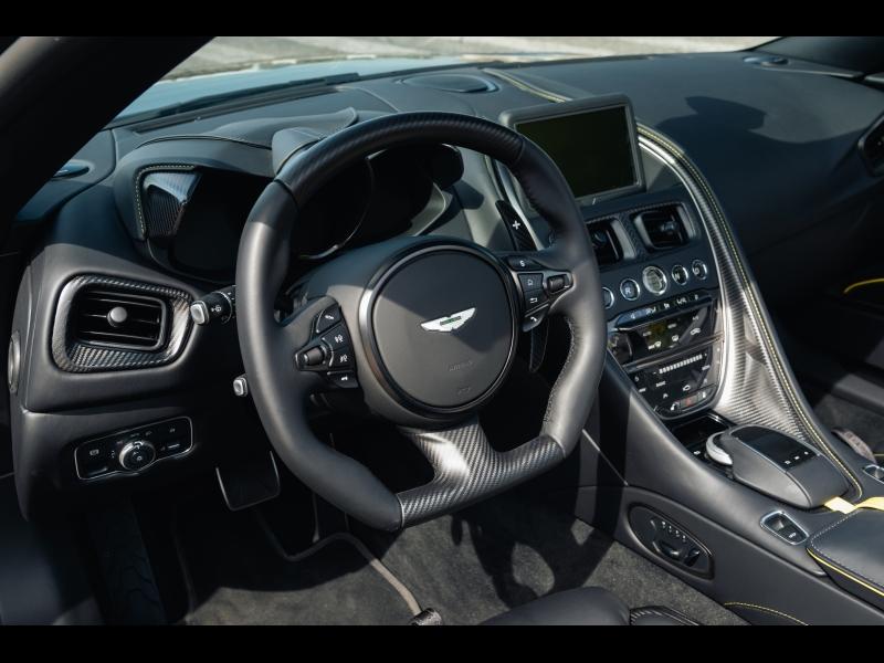 Image ASTON MARTIN DBS Volante V12 5.2 770ch BVA8 DBS ULTIMATE VOLANTE