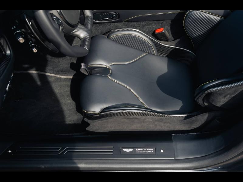 Image ASTON MARTIN DBS Volante V12 5.2 770ch BVA8 DBS ULTIMATE VOLANTE