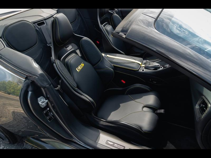 Image ASTON MARTIN DBS Volante V12 5.2 770ch BVA8 DBS ULTIMATE VOLANTE