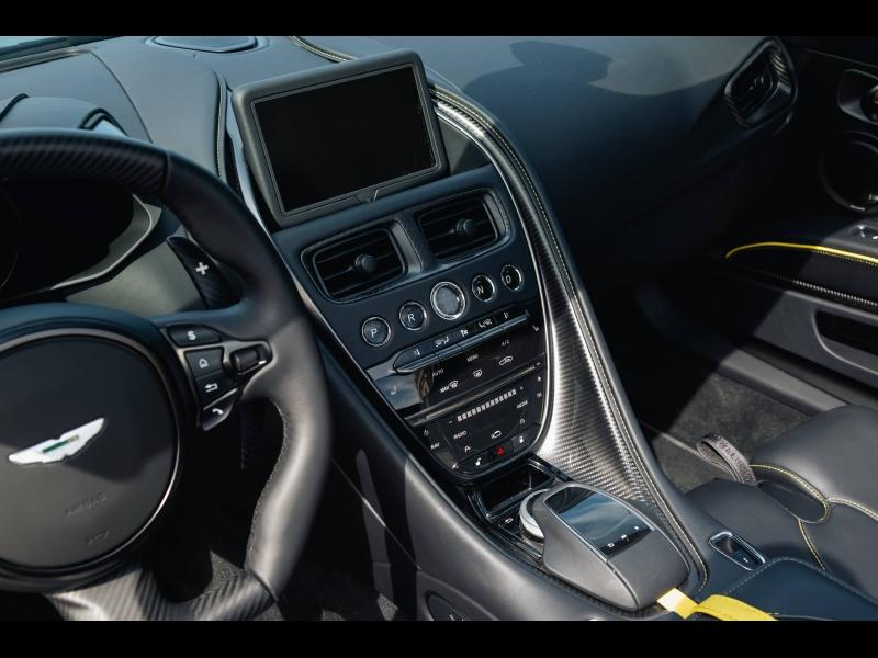 Image ASTON MARTIN DBS Volante V12 5.2 770ch BVA8 DBS ULTIMATE VOLANTE