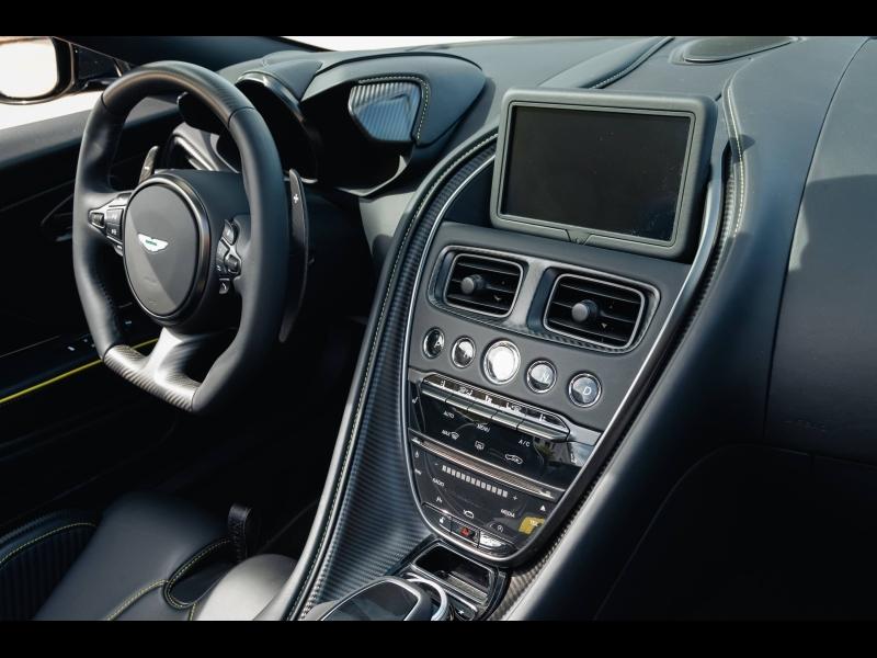 Image ASTON MARTIN DBS Volante V12 5.2 770ch BVA8 DBS ULTIMATE VOLANTE