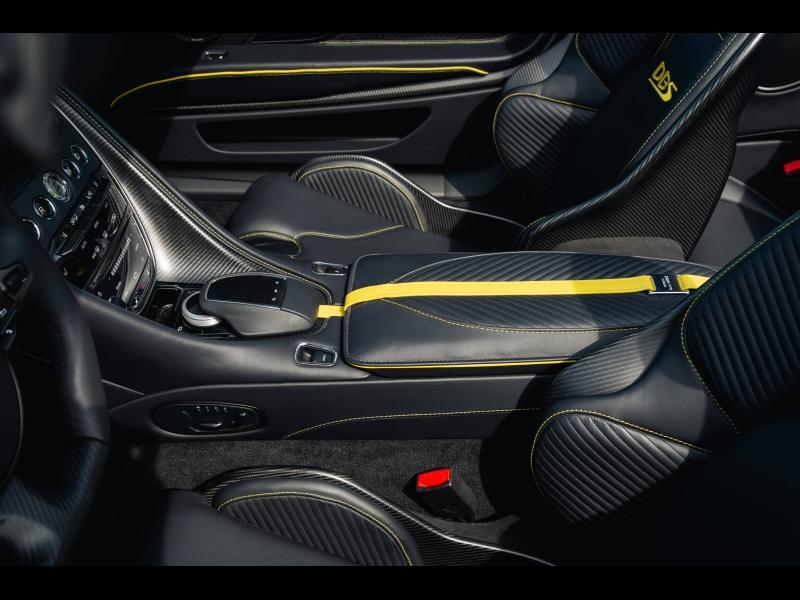 Image ASTON MARTIN DBS Volante V12 5.2 770ch BVA8 DBS ULTIMATE VOLANTE