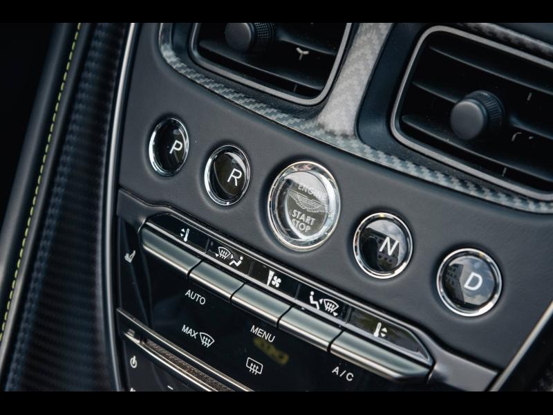 Image ASTON MARTIN DBS Volante V12 5.2 770ch BVA8 DBS ULTIMATE VOLANTE