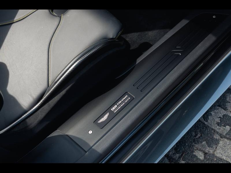 Image ASTON MARTIN DBS Volante V12 5.2 770ch BVA8 DBS ULTIMATE VOLANTE