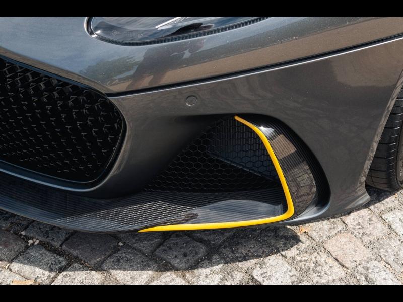 Image ASTON MARTIN DBS Volante V12 5.2 770ch BVA8 DBS ULTIMATE VOLANTE