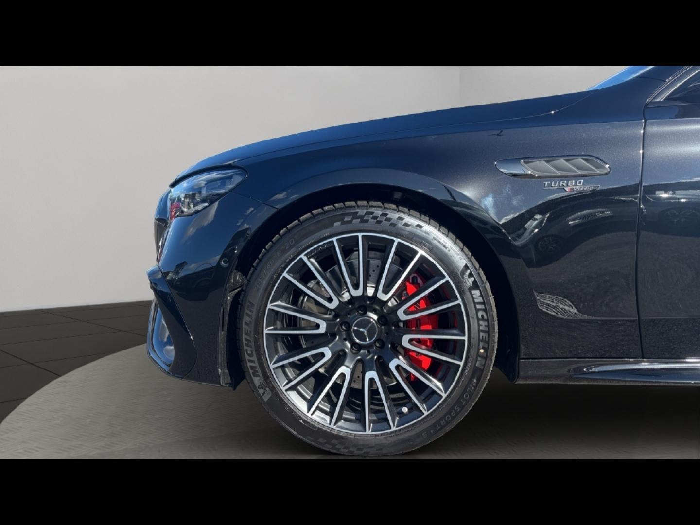 Image MERCEDES-BENZ Classe E Break 53 AMG 449ch+163ch Hybrid 4Matic+ TCT 9G