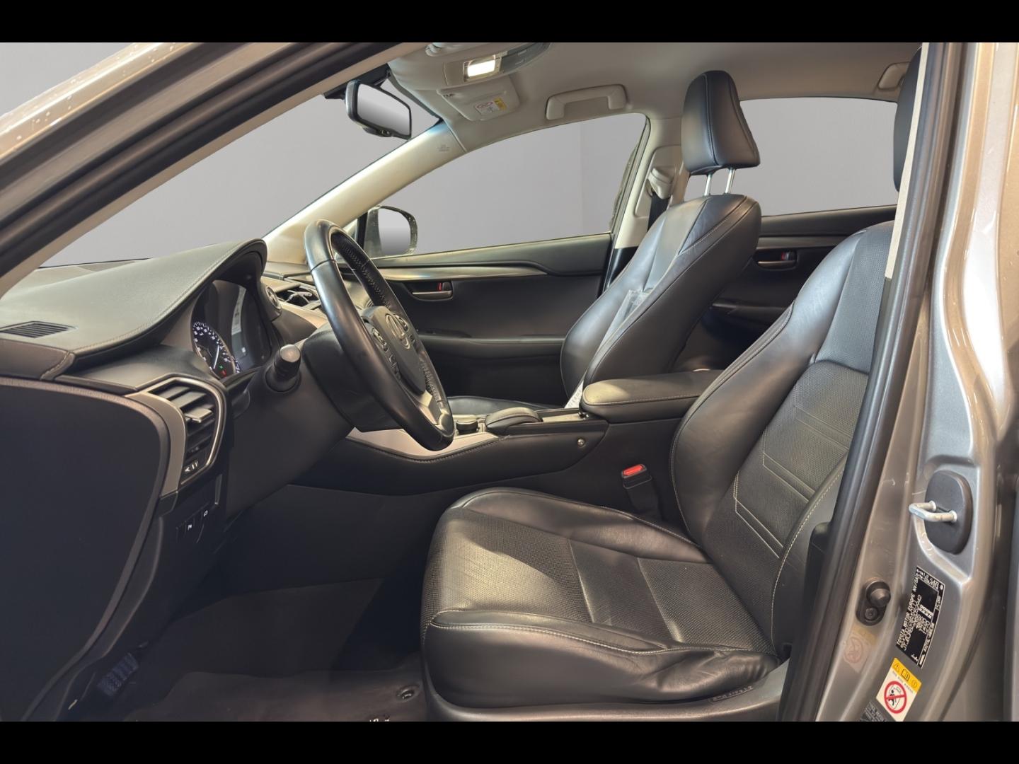 Image LEXUS NX 300h 4WD Luxe