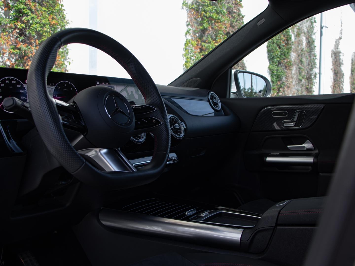 Image MERCEDES-BENZ GLA 200 d 150ch AMG Line 8G-DCT 4Matic