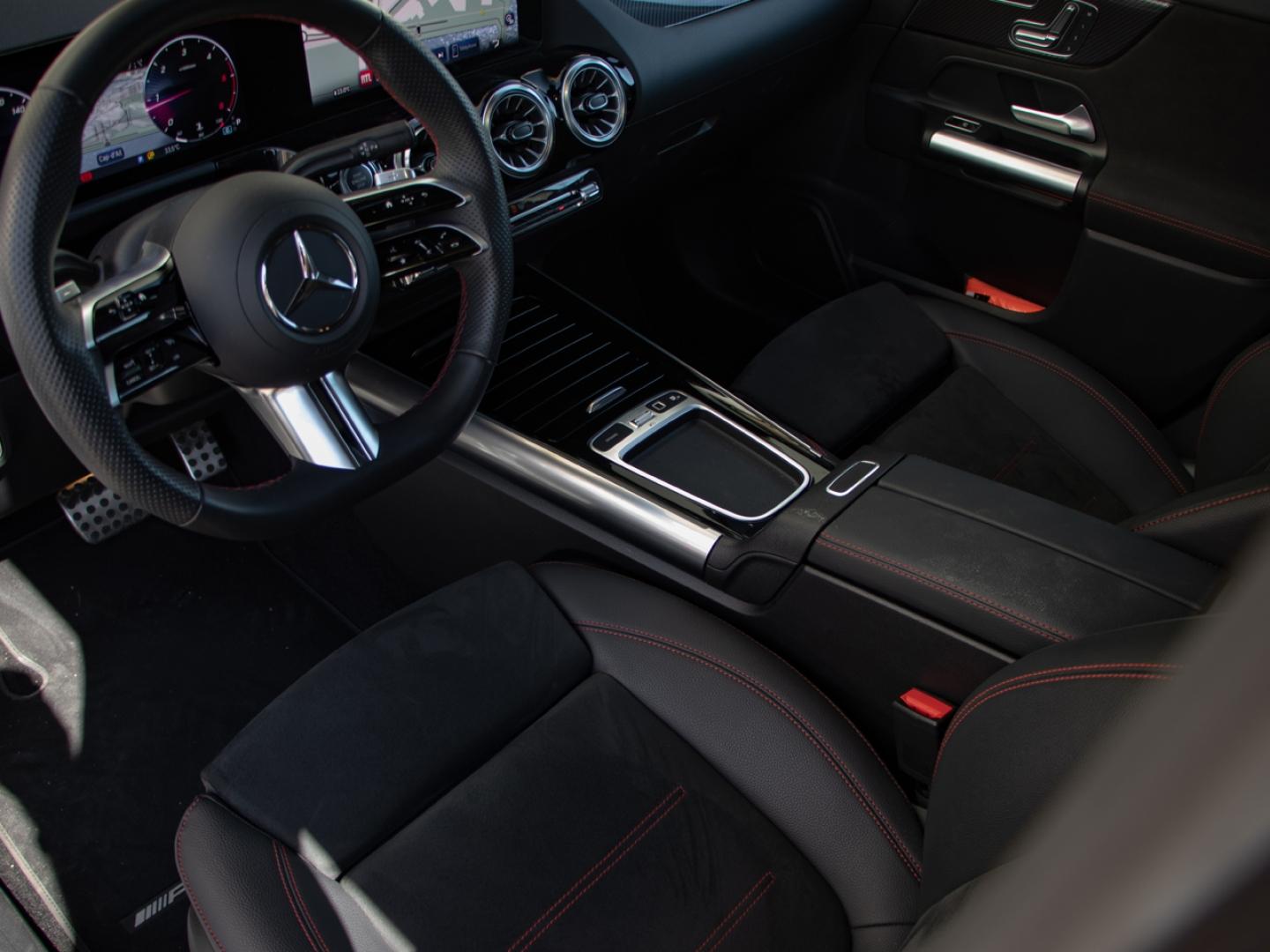 Image MERCEDES-BENZ GLA 200 d 150ch AMG Line 8G-DCT 4Matic