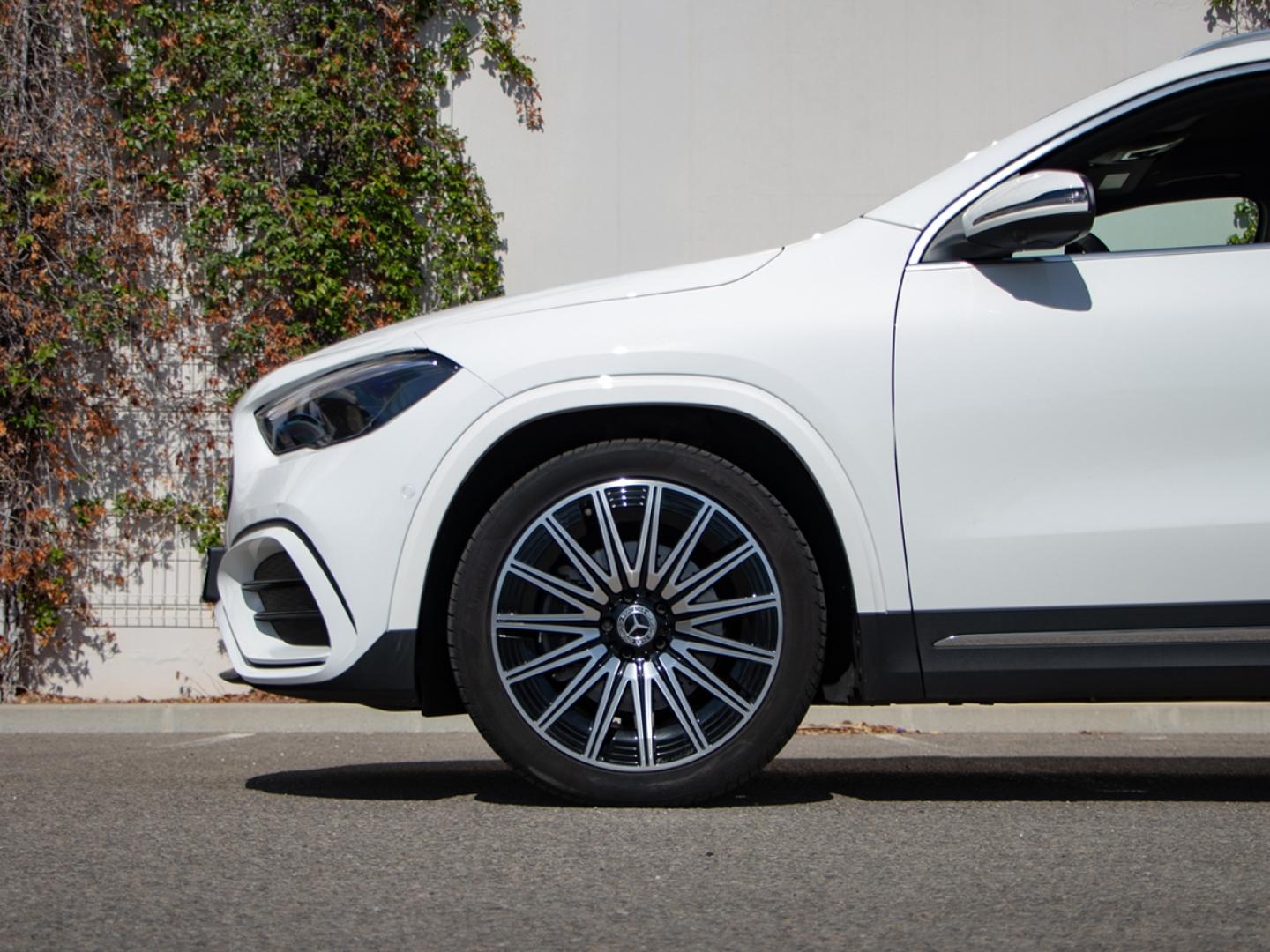 Image MERCEDES-BENZ GLA 200 d 150ch AMG Line 8G-DCT 4Matic