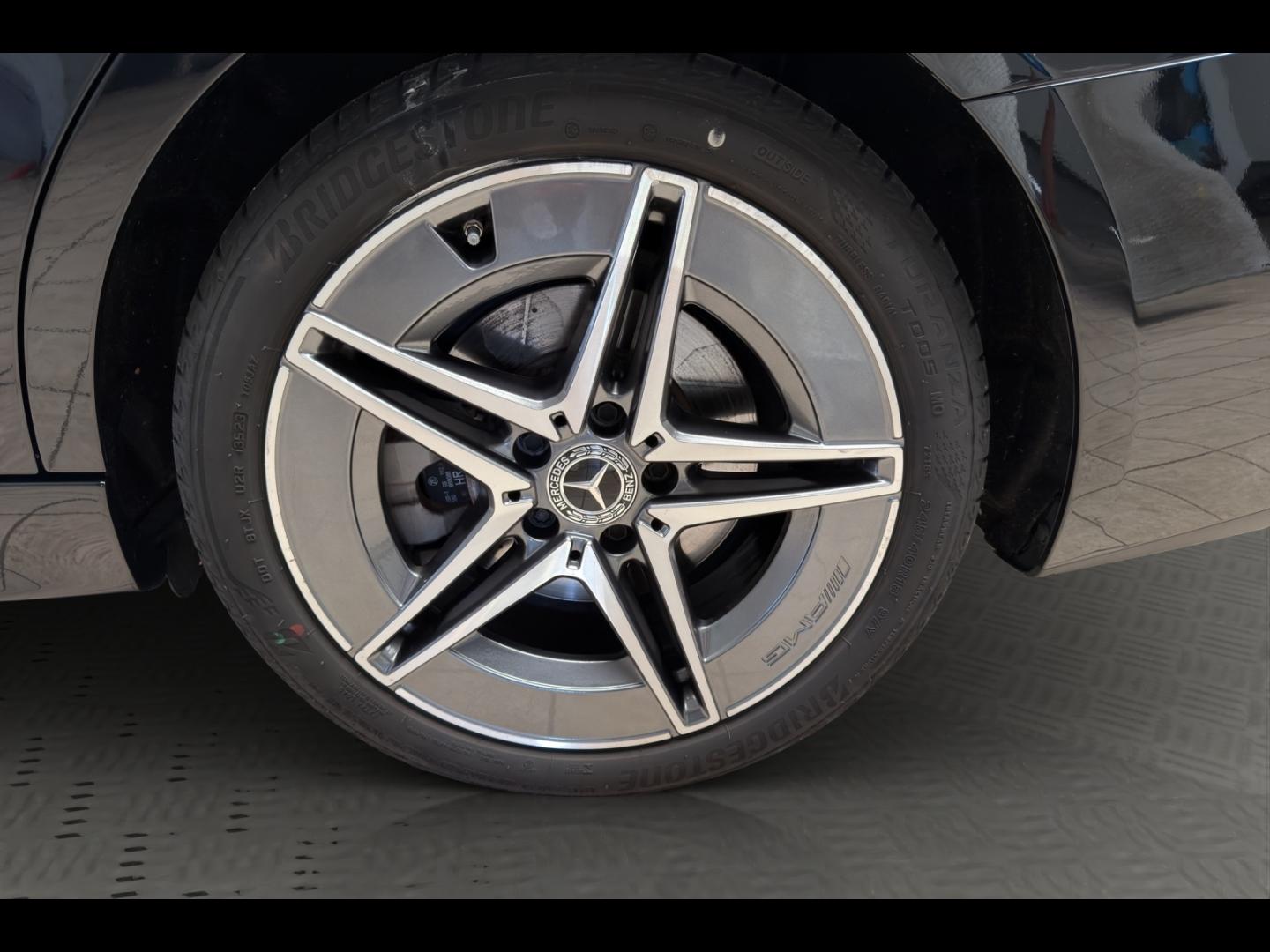 Image MERCEDES-BENZ Classe C 220 d 197ch AMG Line