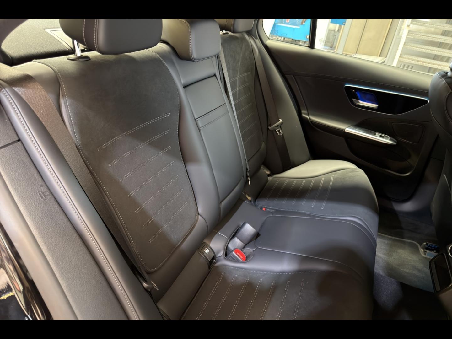 Image MERCEDES-BENZ Classe C 220 d 197ch AMG Line