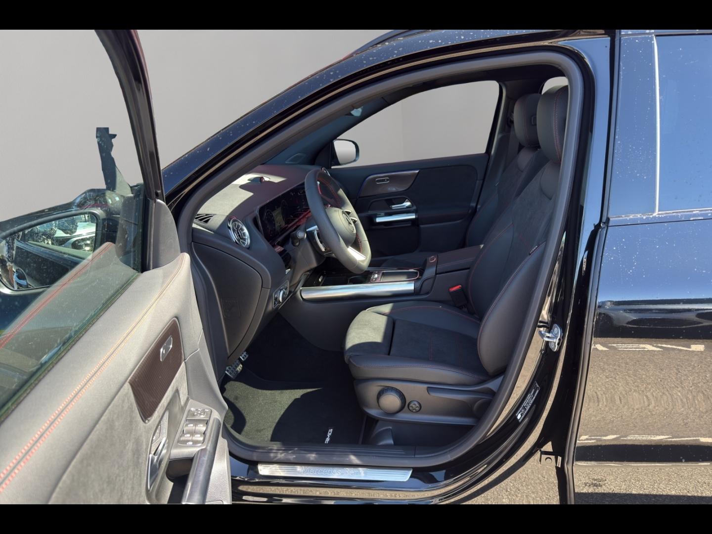 Image MERCEDES-BENZ GLA 200 163ch Edition 140 7G-DCT