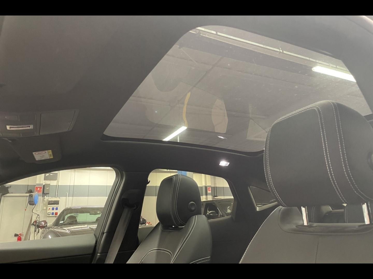 Image JAGUAR E-Pace 2.0D 150ch R-Dynamic SE AWD BVA9