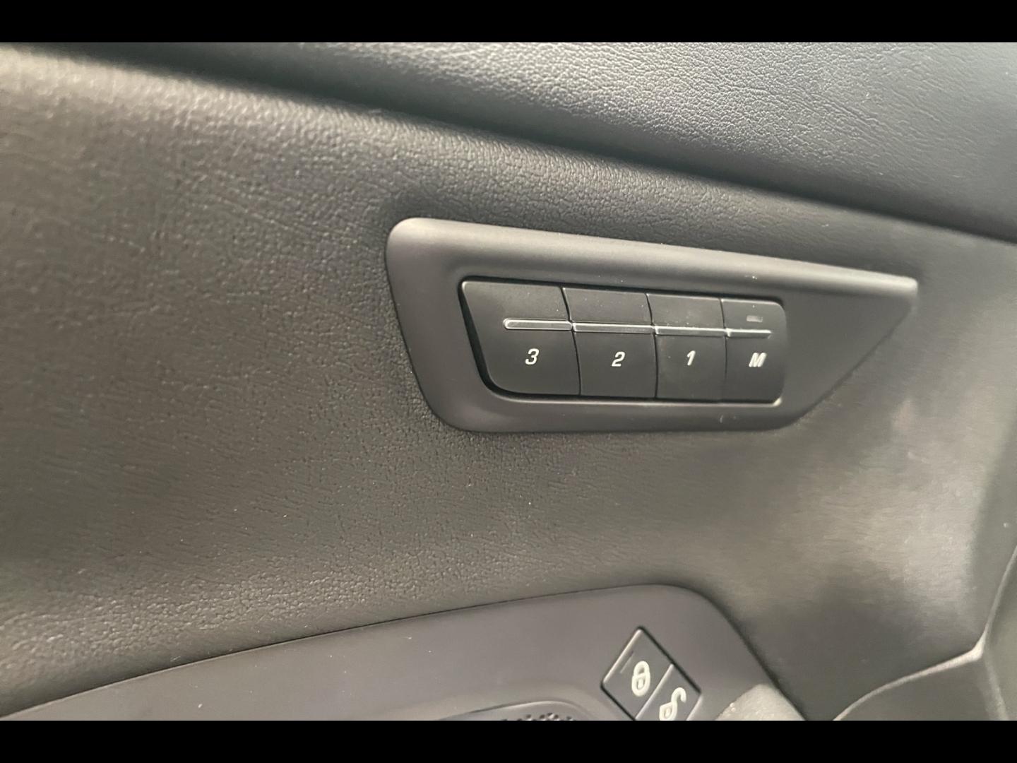 Image JAGUAR E-Pace 2.0D 150ch R-Dynamic SE AWD BVA9