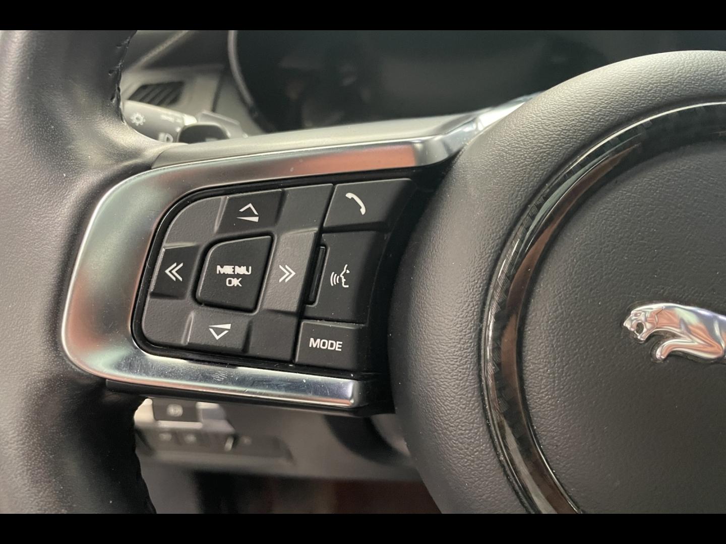 Image JAGUAR E-Pace 2.0D 150ch R-Dynamic SE AWD BVA9