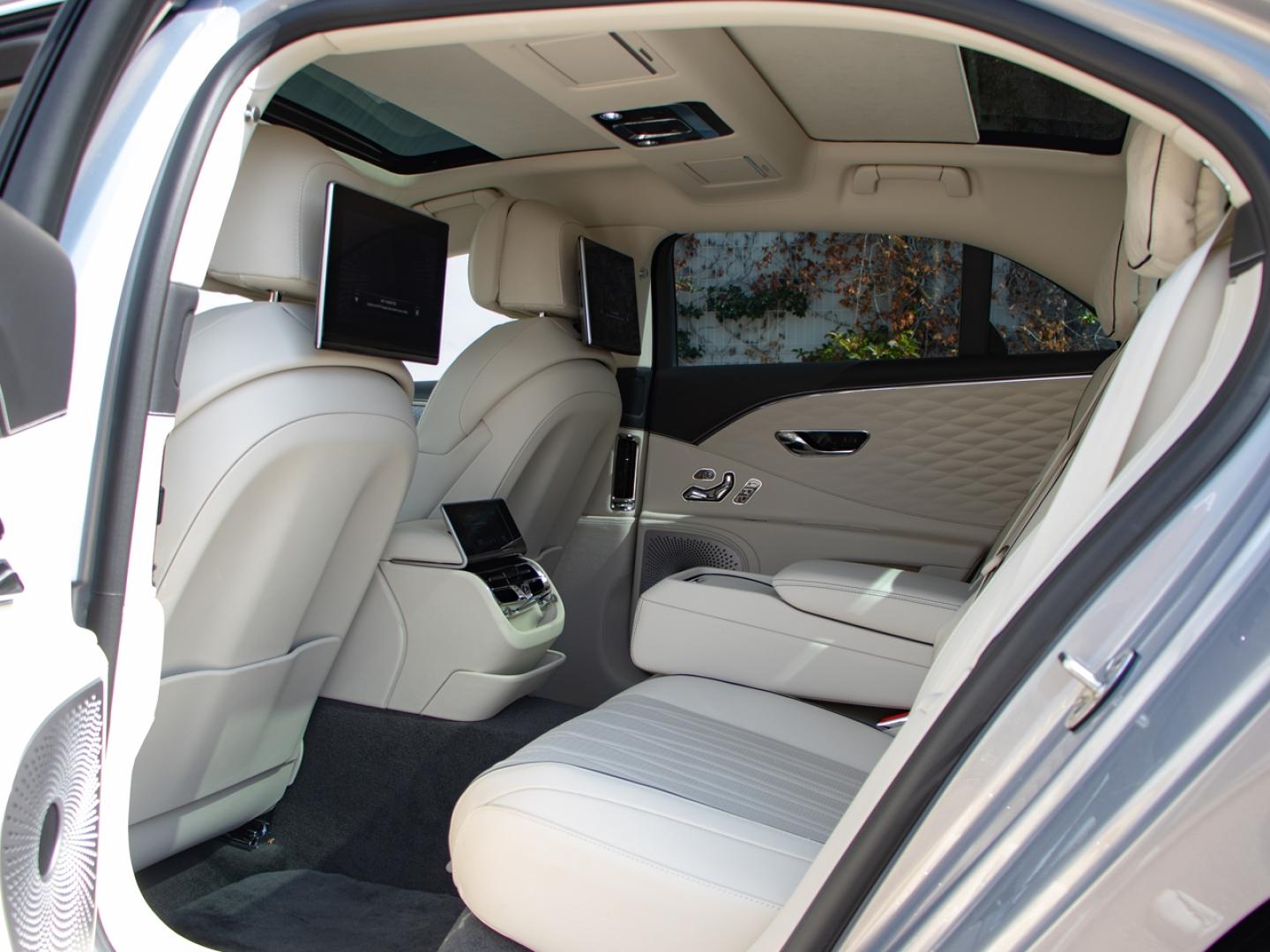Image BENTLEY FLYING SPUR V6 3.0 Hybrid 449ch