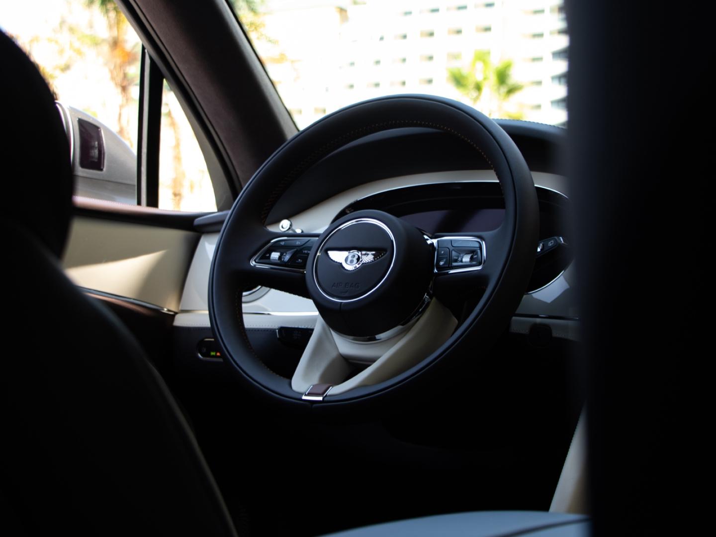 Image BENTLEY BENTAYGA Artenara V8 4.0 550ch