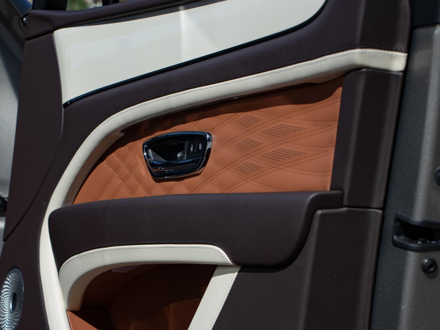 Image BENTLEY BENTAYGA Artenara V8 4.0 550ch