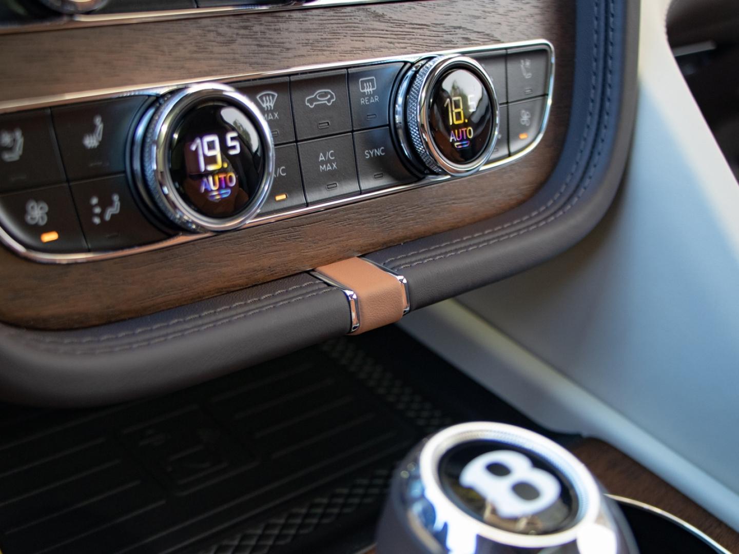 Image BENTLEY BENTAYGA Artenara V8 4.0 550ch