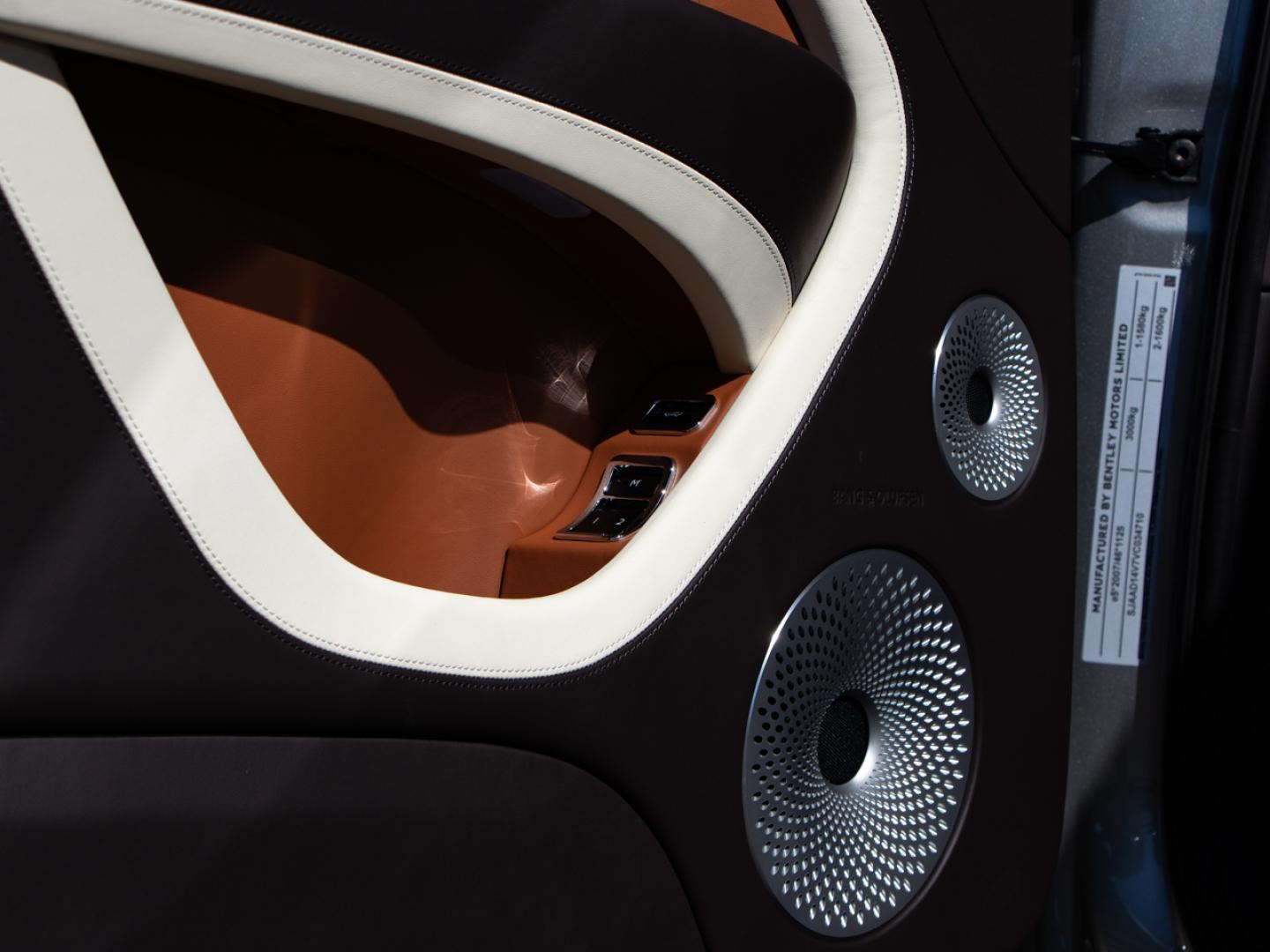 Image BENTLEY BENTAYGA Artenara V8 4.0 550ch