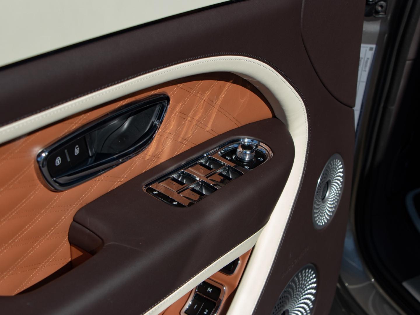 Image BENTLEY BENTAYGA Artenara V8 4.0 550ch