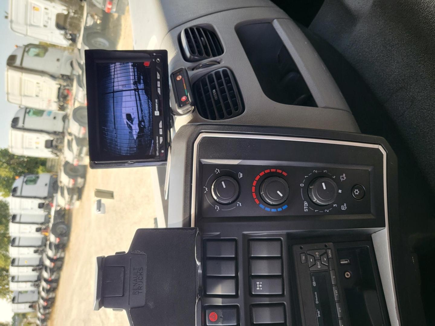 Image RENAULT TRUCKS D Wide D 19 WIDE 380 E6