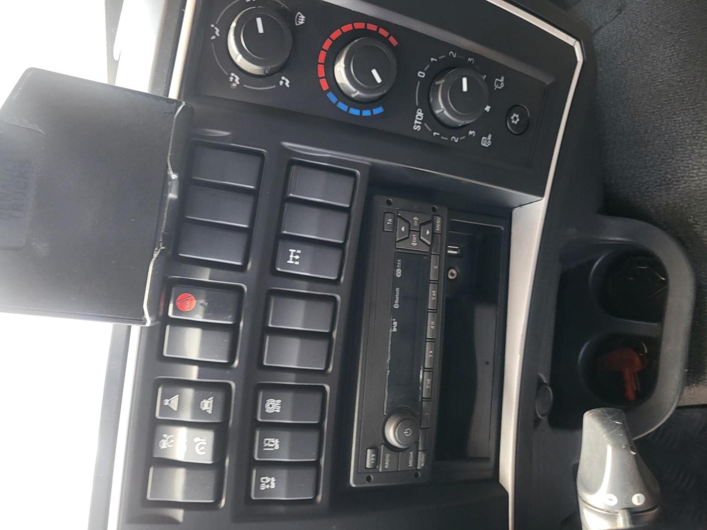 Image RENAULT TRUCKS D Wide D 19 WIDE 380 E6