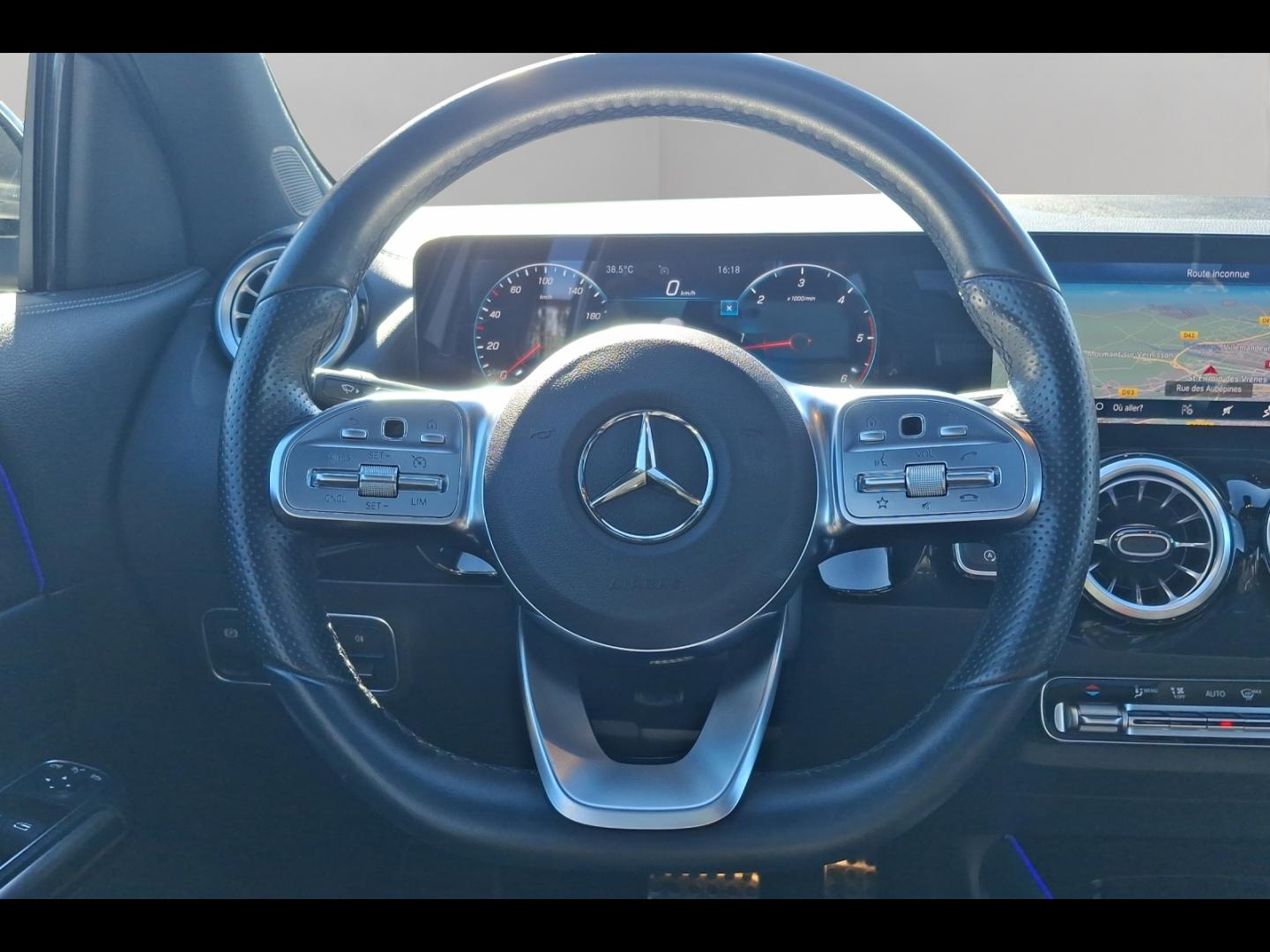 Image MERCEDES-BENZ GLA 220 d 190ch 4Matic AMG Line 8G-DCT