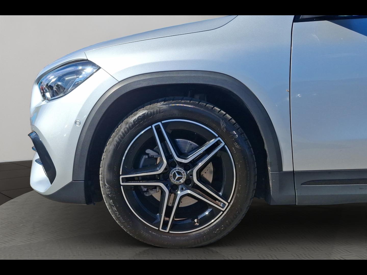 Image MERCEDES-BENZ GLA 220 d 190ch 4Matic AMG Line 8G-DCT