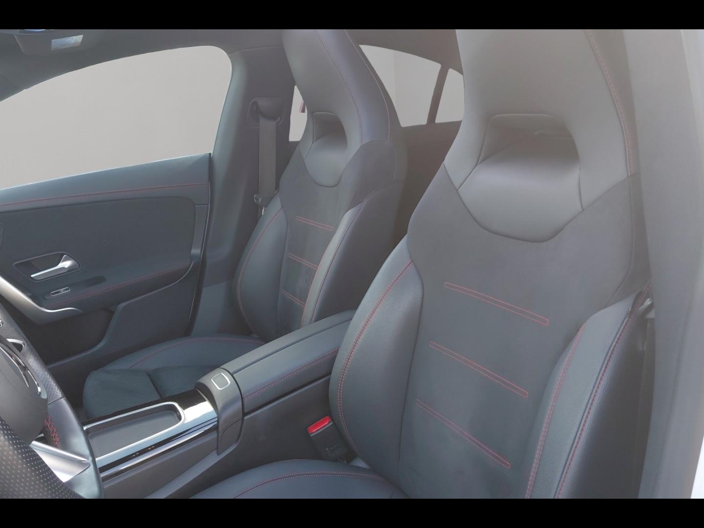Image MERCEDES-BENZ CLA 200 d 150ch AMG Line 8G-DCT 8cv